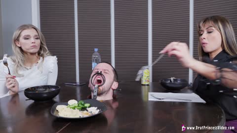 brat_princess_2_amber_and_lexi_dinner_time_for_mean_girls_with_beta-女神之家