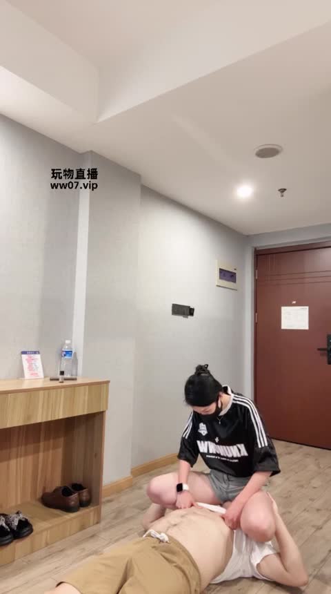 婉儿 爆揍胖虎-女神之家