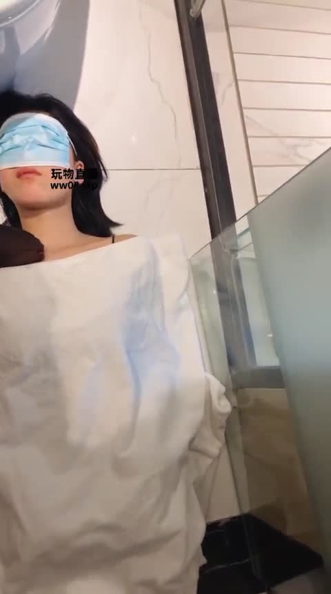 奈奈 母狗吃黄金-女神之家